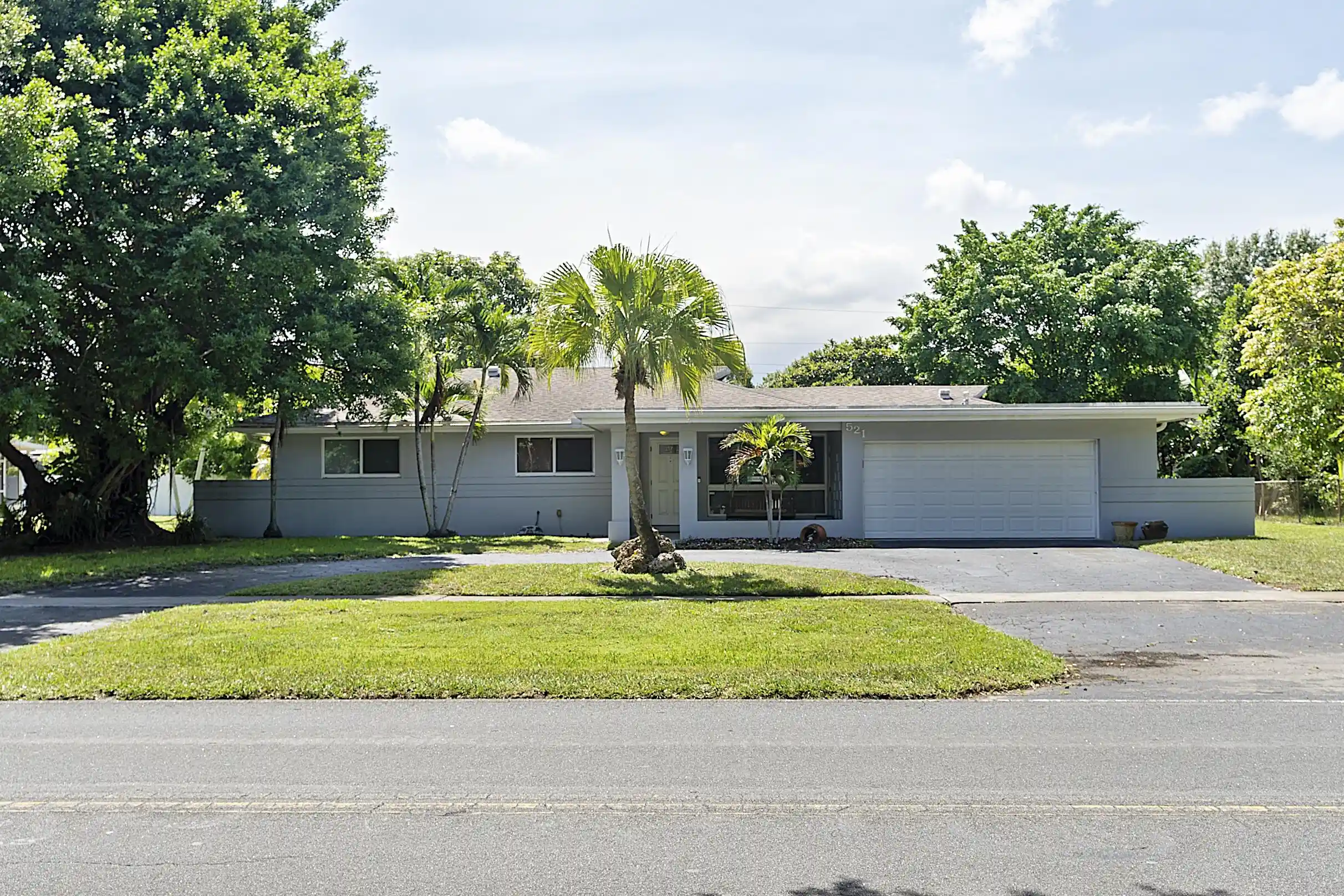 Single family home for sale at 521 SW 59th Avenue, Plantation, FL 33317 | MLS# B26047467