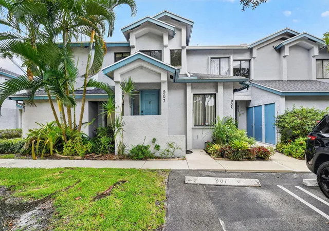 Photo 2 of Condo for sale at 907 Harbour Pointe Way, Greenacres, FL 33413 | MLS# B26047478 | Listing updated on 2026-09-23