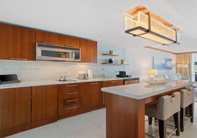 5th image of 6801 Collins Ave #608 (door 616), Miami Beach, FL 33141 | MLS# A12046361