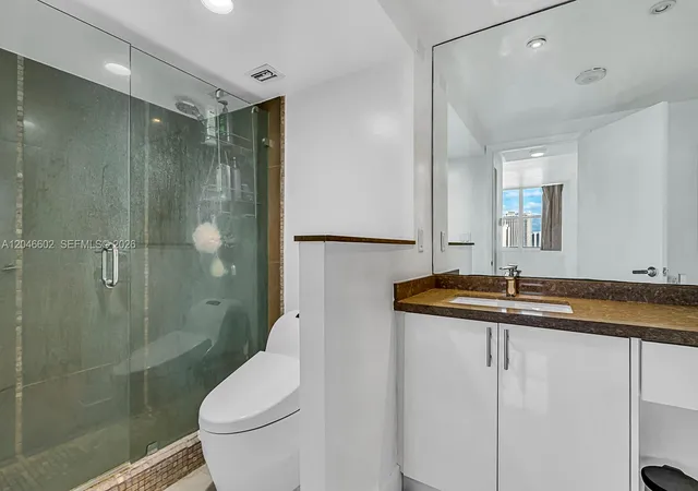 2nd image of 300 Bayview Dr, Sunny Isles Beach, FL 33160