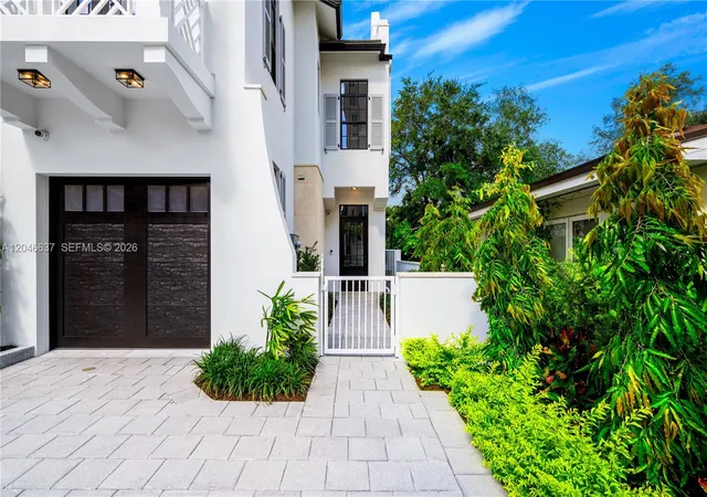 Townhouse for sale at 2712 S Le Jeune Rd, Miami, FL 33134 | MLS# A12046637 | Listing updated on 2026-08-04