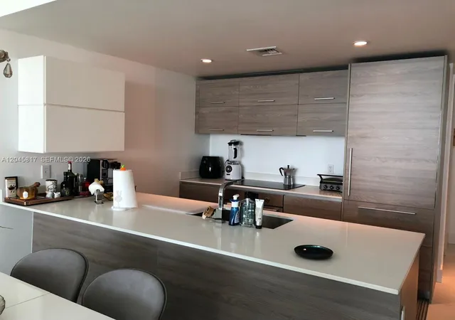 3rd image of 1300 S Miami Ave #3703, Miami, FL 33130 | MLS# A12045817