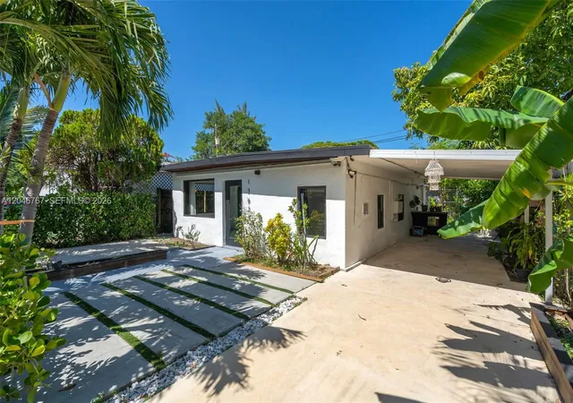 Homes for sale in North Miami Beach, FL | 13625 Ne 20th Pl, North Miami Beach, FL 33181 | MLS# A12046767