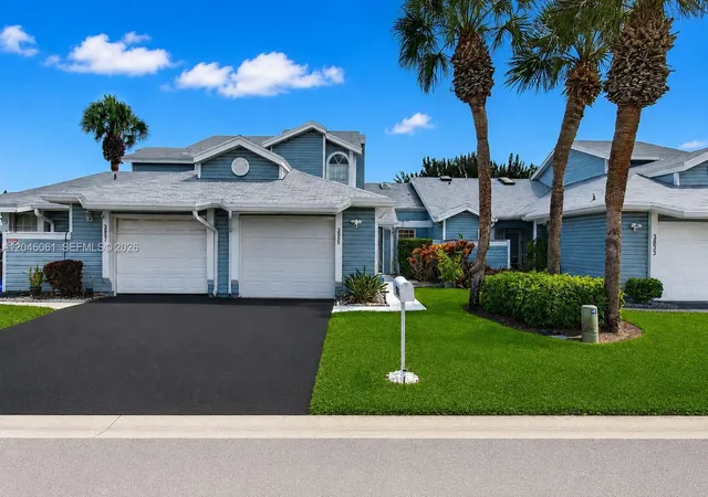 Homes for sale in Lake Worth, FL | 3855 Island Club Cir, Lake Worth, FL 33462 | MLS# A12046061