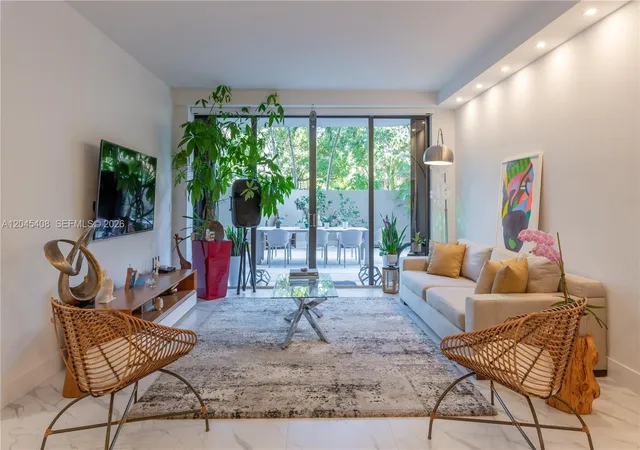 2nd image of 151 Crandon Blvd 122 #122, Key Biscayne, FL 33149 | MLS# A12045408