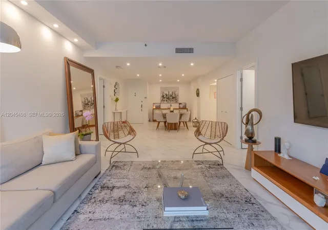 5th image of 151 Crandon Blvd 122 #122, Key Biscayne, FL 33149 | MLS# A12045408