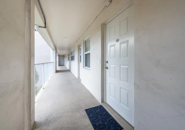 2nd image of 2651 S Crse Dr, Pompano Beach, FL 33069