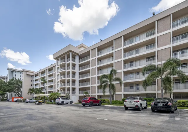 21st image of 2651 S Course Dr #308, Pompano Beach, FL 33069 | MLS# B26047807