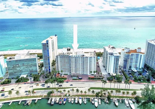 Homes for sale in Miami Beach, FL | 5005 Collins Avenue, Miami Beach, FL 33140 | Houzeo