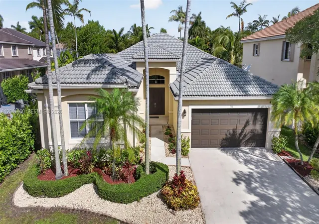 Homes for sale in Weston, FL | 786 Nandina Dr, Weston, FL 33327 | MLS# A12041160