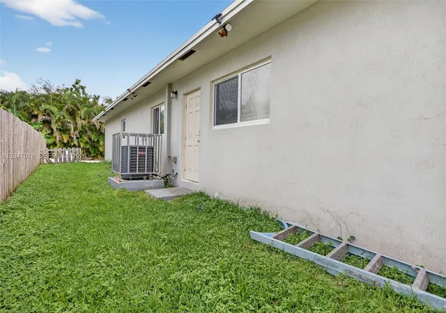 Homes for sale in Florida City, FL | 344 Sw 3rd St, Florida City, FL 33034 | MLS# A12047078