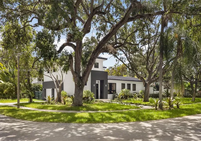 Single family home for sale at 3303 Halissee St, Miami, FL 33133 | MLS# A12038996
