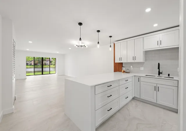 2nd image of 9293 Vista Del Lago #15c, Boca Raton, FL 33428 | MLS# B26047949