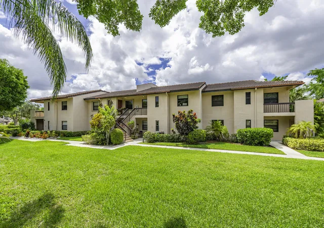 2nd image of 9293 Vis Del Lago, Boca Raton, FL 33428