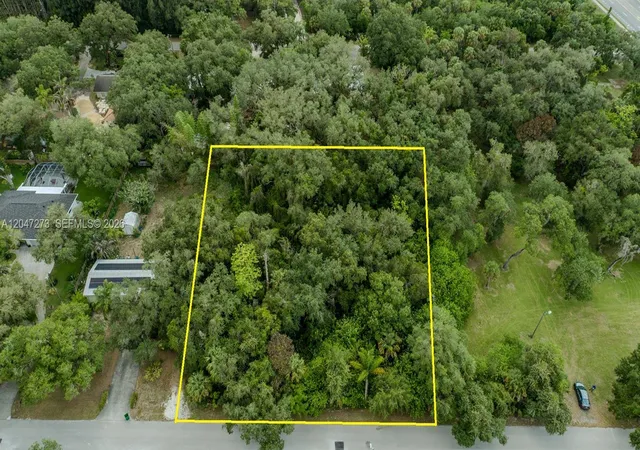 3rd image of 543 E Hickpochee Ave, Labelle, FL 33935 | MLS# A12047273