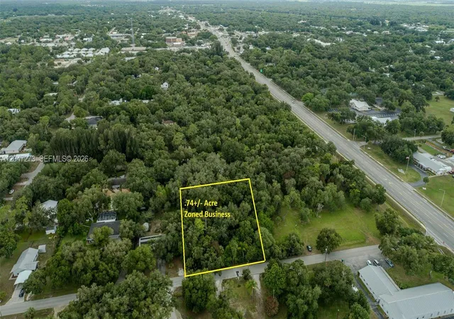 4th image of 543 E Hickpochee Ave, Labelle, FL 33935 | MLS# A12047273