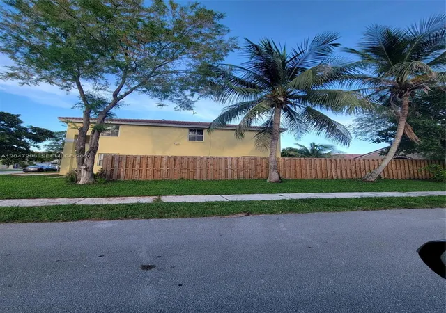 Homes for sale in Margate, FL | 6606 Saltaire Ter, Margate, FL 33063 | MLS# A12047298