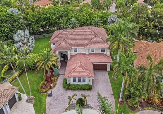 Homes for sale in Weston, FL | 1585 Victoria Isle Wy, Weston, FL 33327 | MLS# A12043393