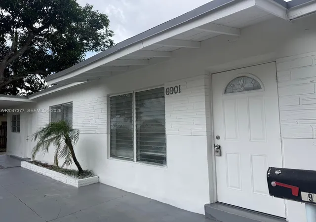 1st image of 6901 Thomas St, Hollywood, FL 33024 | MLS# A12047377