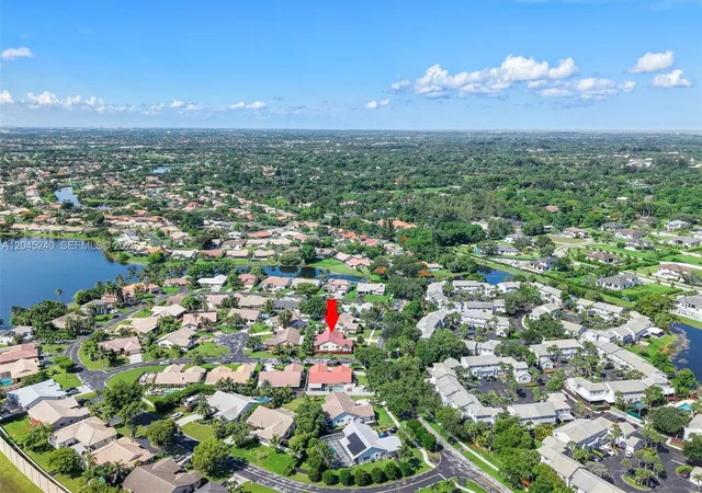 38th image of 4870 Hawkes Bluff Ave, Davie, FL 33331 | MLS# A12045240