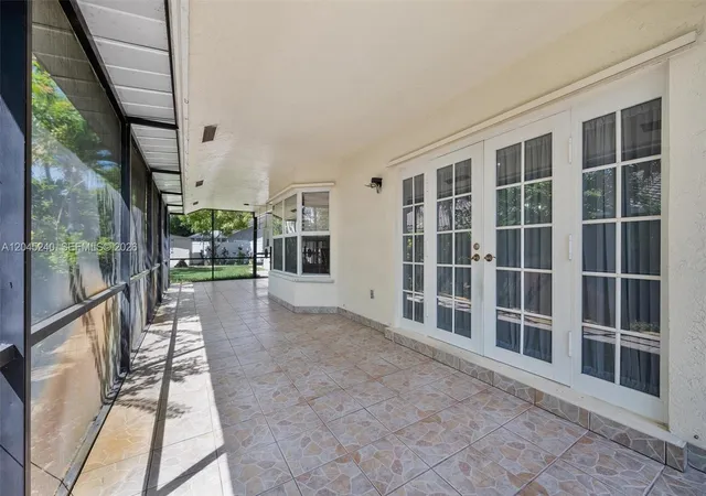 3rd image of 4870 Hawkes Bluff Ave, Davie, FL 33331 | MLS# A12045240