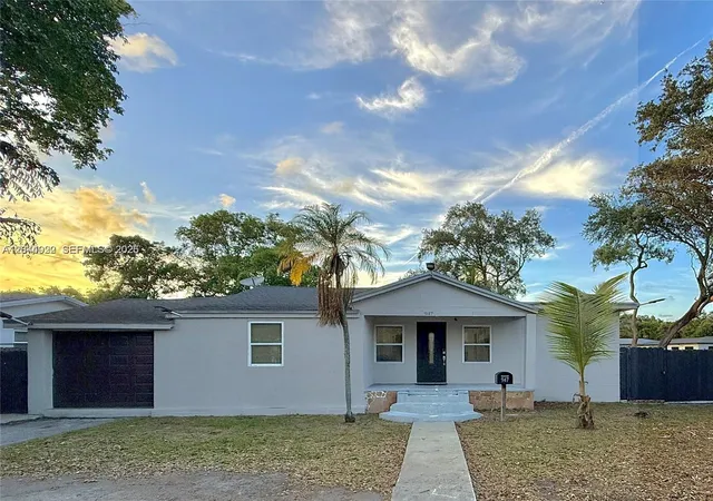 1st image of 947 Ne 149th St, Miami, FL 33161 | MLS# A12044922