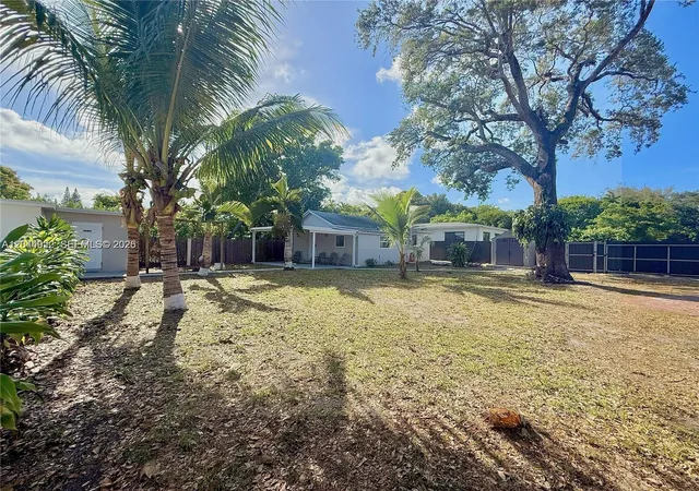5th image of 947 Ne 149Th St, Miami, FL 33161 | MLS# A12044922