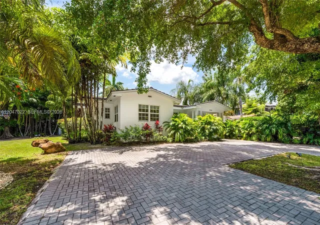 Homes for sale in Coral Gables, FL | 4444 Ingraham Hwy, Coral Gables, FL 33133 | MLS# A12047022