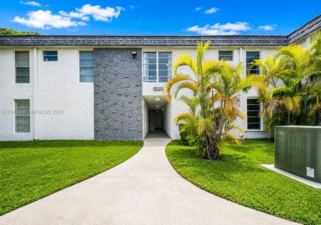 3rd image of 10381 N Kendall Dr #M8, Miami, FL 33176 | MLS# A12047466
