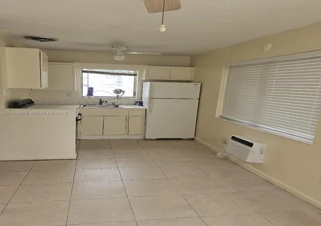 4th image of 2405-2411 Ne 136Th Ln, North Miami Beach, FL 33181 | MLS# A12041668