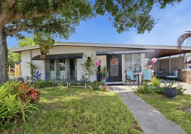 Photo 1 of Single family home for sale at 54 20th Lane Sw, Vero Beach, FL 32962 | MLS# B26048147 | Listing updated on 2026-10-09