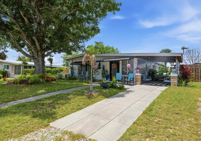 Photo 3 of Single family home for sale at 54 20th Lane Sw, Vero Beach, FL 32962 | MLS# B26048147 | Listing updated on 2026-10-09