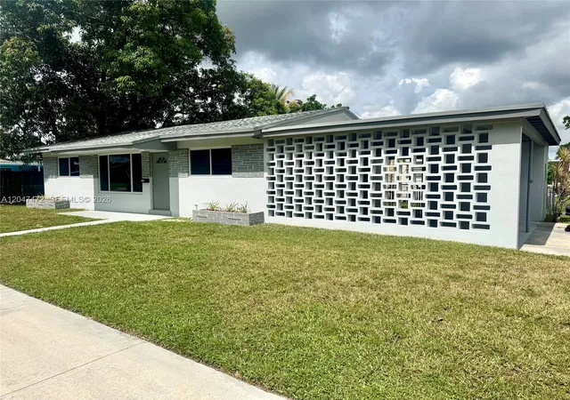 5th image of 2150 N 66Th Ave, Hollywood, FL 33024 | MLS# A12047472