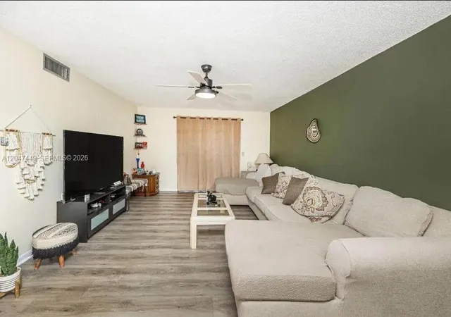 2nd image of 2615 Ne 3rd Ct #4030, Boynton Beach, FL 33435 | MLS# A12047449