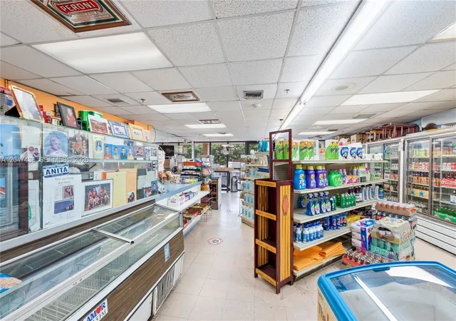 2nd image of 2555 Collins Ave, Miami Beach, FL 33140