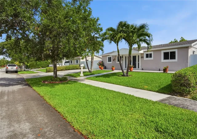 2nd image of 10451 Sw 201st Ter, Cutler Bay, FL 33189 | MLS# A12046817