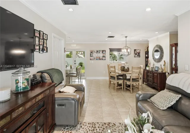 4th image of 10451 Sw 201St Ter, Cutler Bay, FL 33189 | MLS# A12046817