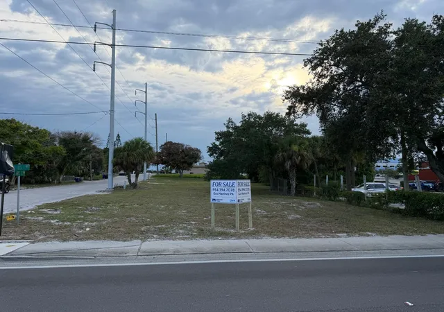 Land for sale at 408 Avenue E, Fort Pierce, FL 34950 | MLS# B26048185