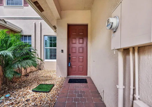 Photo 3 of Townhouse for sale at 3355 Lakeside Dr, Davie, FL 33328 | MLS# B26048194 | Listing updated on 2026-10-06