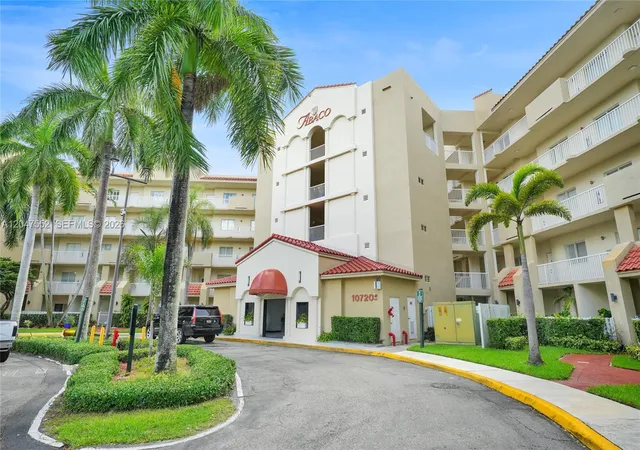 4th image of 10720 Nw 66Th St #205, Doral, FL 33178 | MLS# A12047552