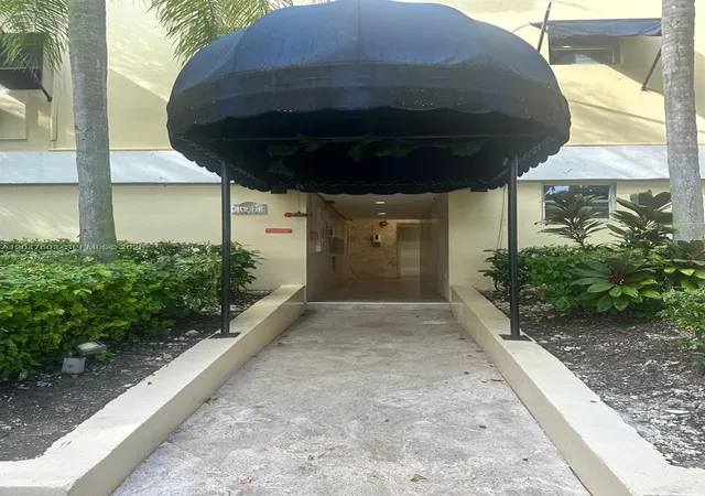 1st image of 427 Santander Ave #205, Coral Gables, FL 33134 | MLS# A12047603