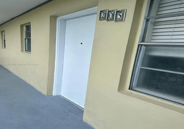 3rd image of 427 Santander Ave #205, Coral Gables, FL 33134 | MLS# A12047603