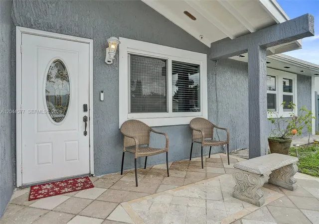 3rd image of 7812 Sw 7Th Pl, North Lauderdale, FL 33068 | MLS# A12044577