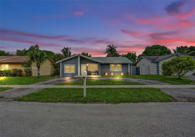 5th image of 7812 Sw 7Th Pl, North Lauderdale, FL 33068 | MLS# A12044577