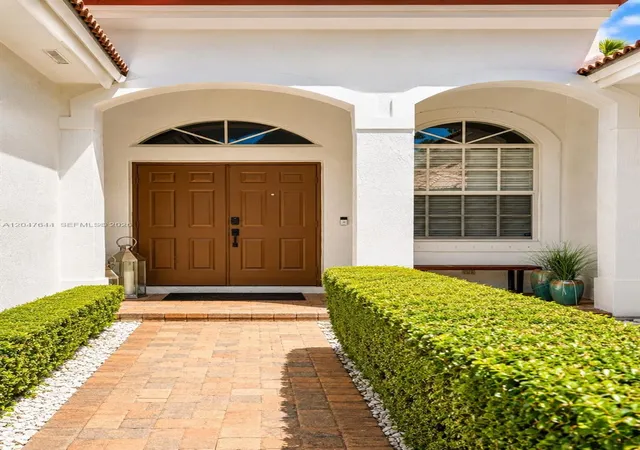 2nd image of 1437 Se 22nd Ln, Homestead, FL 33035 | MLS# A12047644