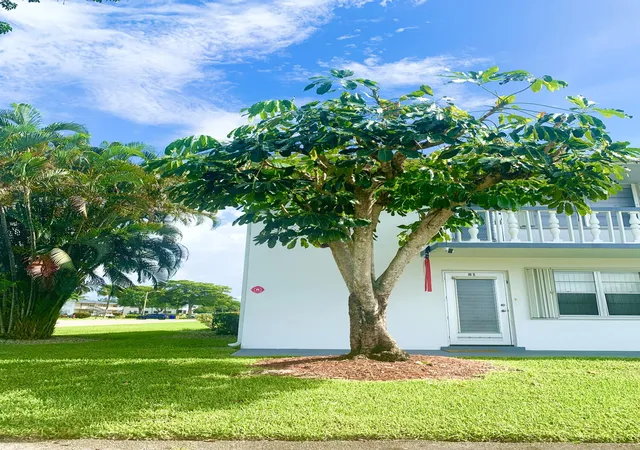 1st image of 81 Kingswood E, West Palm Beach, FL 33417 | MLS# B26048270
