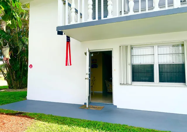 4th image of 81 Kingswood E, West Palm Beach, FL 33417 | MLS# B26048270