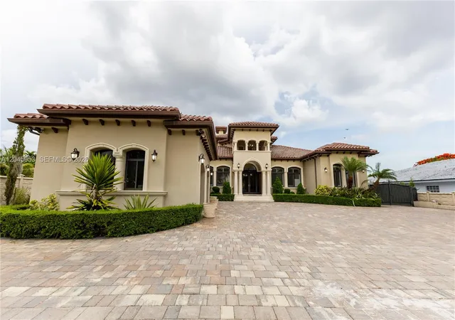 81st image of 2835 Sw 132nd Ave, Miami, FL 33175 | MLS# A12045053