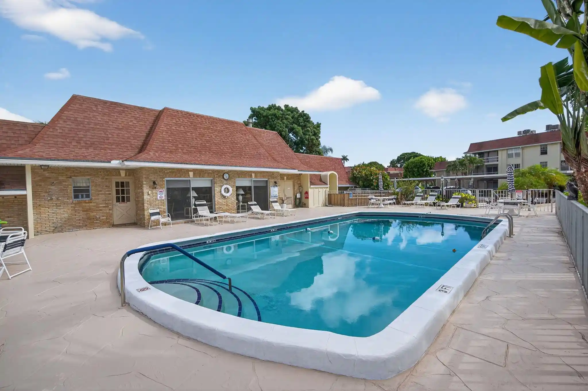 Listing Photo 1 - Condo for sale in 5580 Tamberlane Cir located at 5580 Tamberlane Cir, Palm Beach Gardens, FL 33418 - Unit #133