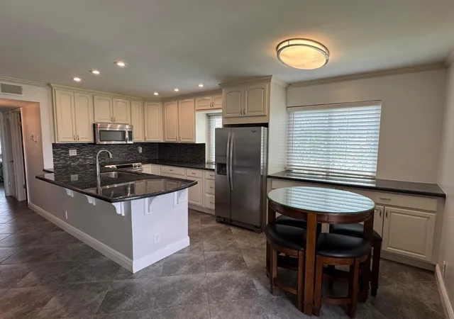 3rd image of 510 Flanders K, Delray Beach, FL 33484 | MLS# B26048336